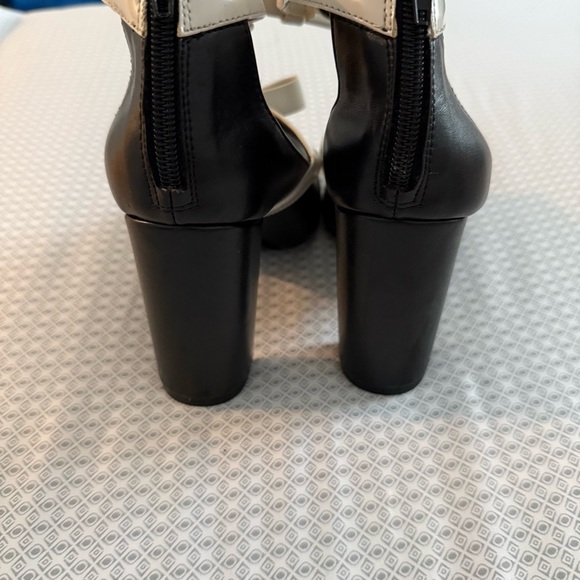 NINE WEST Dannell Mary Jane Pumps Black and Cream Bow Accents Size 7.5 - Picture 2 of 8